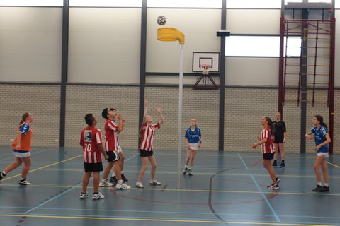 Korfbal C2  29 november-012.JPG